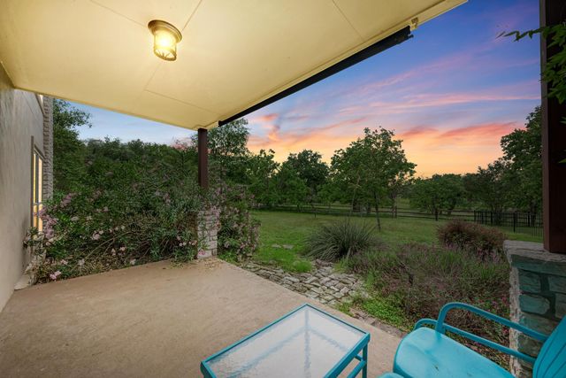 320 Lucy LN, Horseshoe Bay, TX 78657