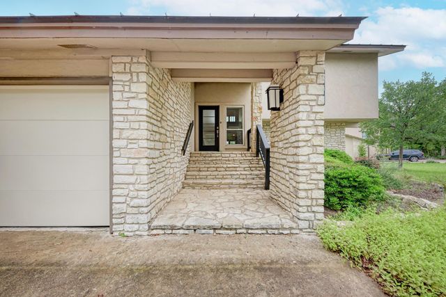 320 Lucy LN, Horseshoe Bay, TX 78657