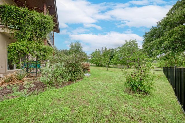 320 Lucy LN, Horseshoe Bay, TX 78657