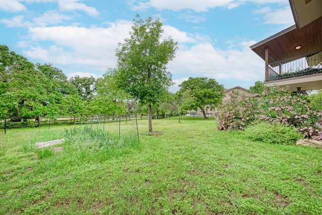 320 Lucy LN, Horseshoe Bay, TX 78657