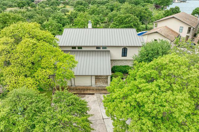 320 Lucy LN, Horseshoe Bay, TX 78657