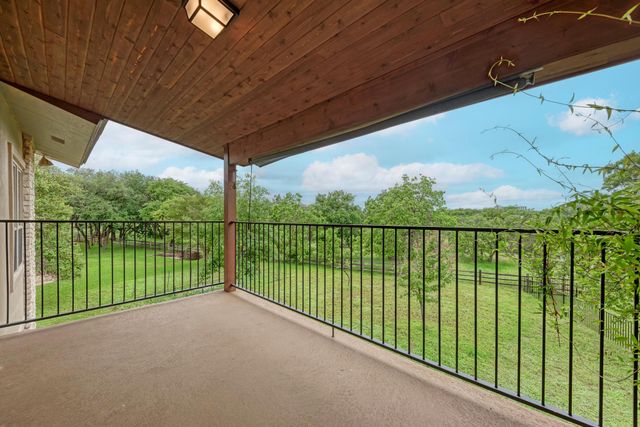 320 Lucy LN, Horseshoe Bay, TX 78657