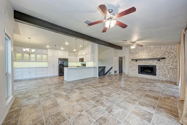 320 Lucy LN, Horseshoe Bay, TX 78657