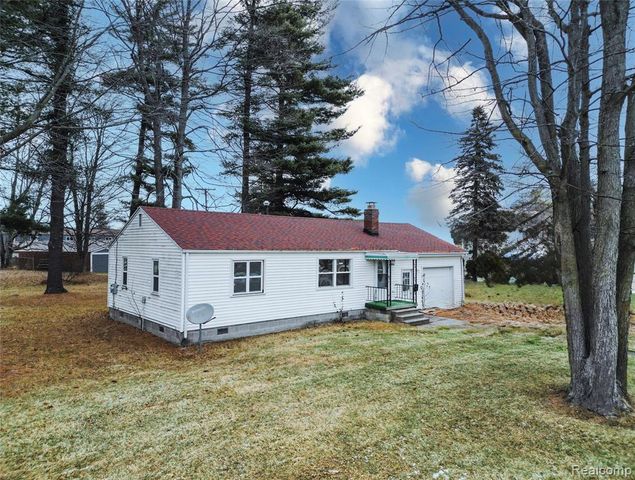 5602 Lapeer Road, Kimball, MI 48074