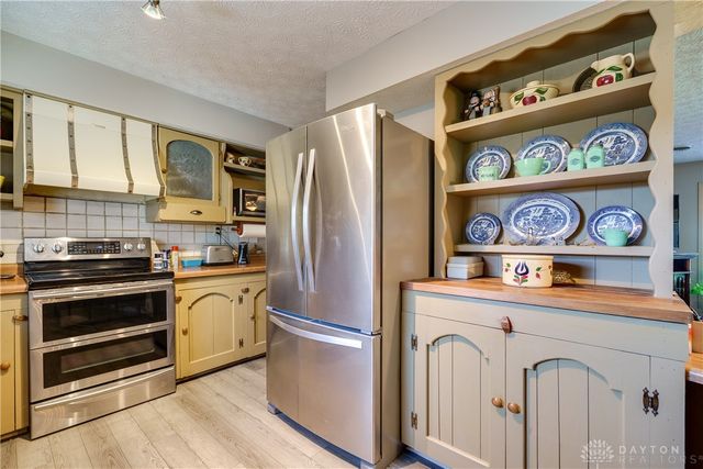 60 E Ellis Drive, Waynesville, OH 45068