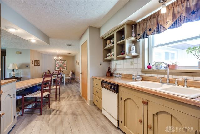 60 E Ellis Drive, Waynesville, OH 45068