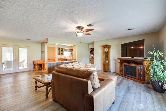 60 E Ellis Drive, Waynesville, OH 45068