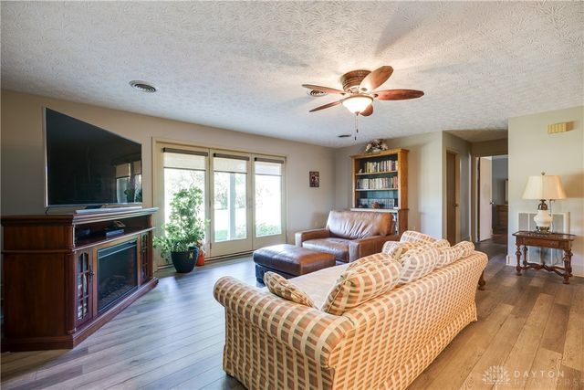 60 E Ellis Drive, Waynesville, OH 45068