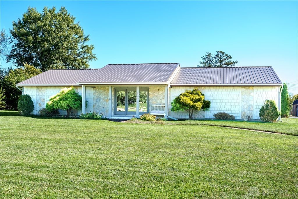 60 E Ellis Drive, Waynesville, OH 45068