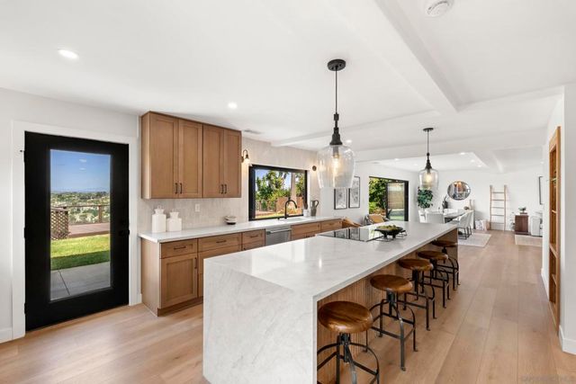 5777 Desert View, San Diego, CA 92037