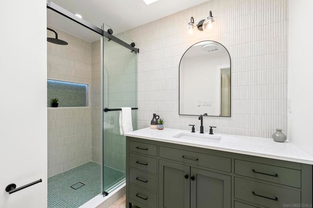 5777 Desert View, San Diego, CA 92037