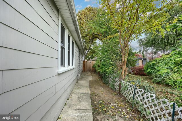 18 BECK MILL RD, Hanover, PA 17331