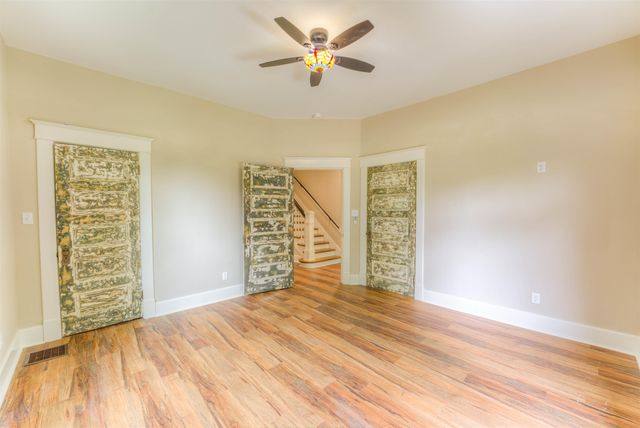 2165 MONROE AVE, Memphis, TN 38104