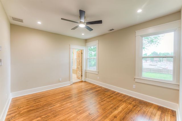 2165 MONROE AVE, Memphis, TN 38104