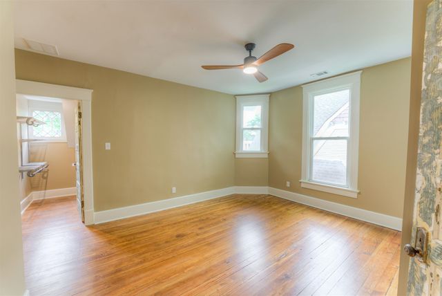 2165 MONROE AVE, Memphis, TN 38104