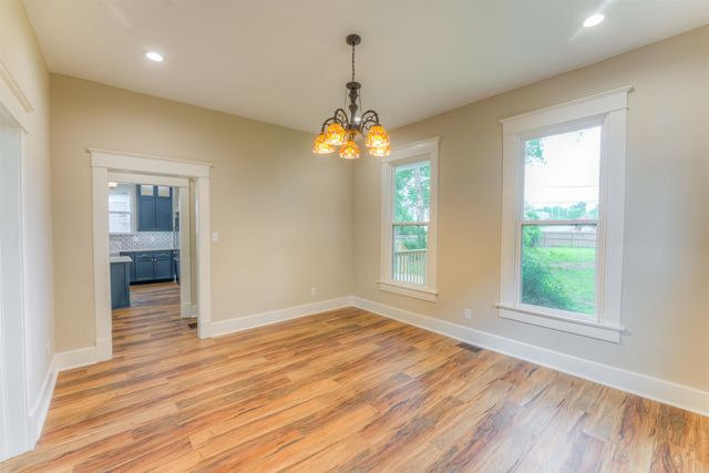 2165 MONROE AVE, Memphis, TN 38104