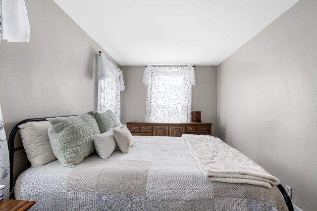 16 Larch Street, Goffstown, NH 03102