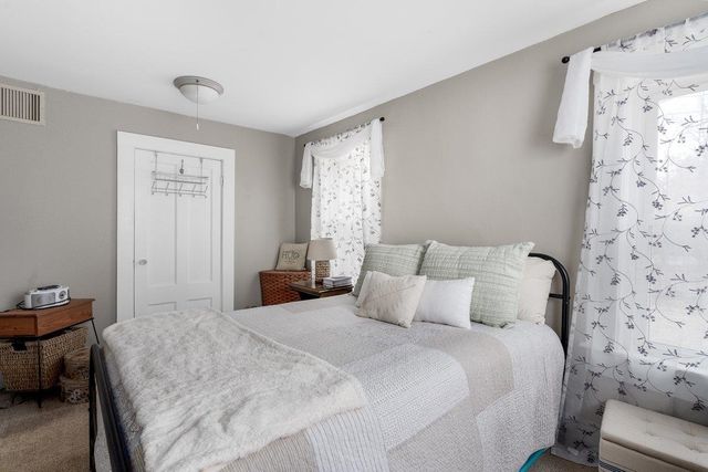 16 Larch Street, Goffstown, NH 03102