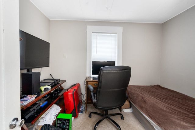 16 Larch Street, Goffstown, NH 03102