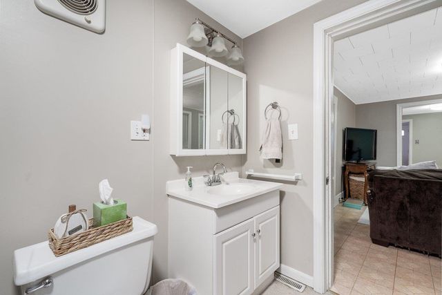 16 Larch Street, Goffstown, NH 03102