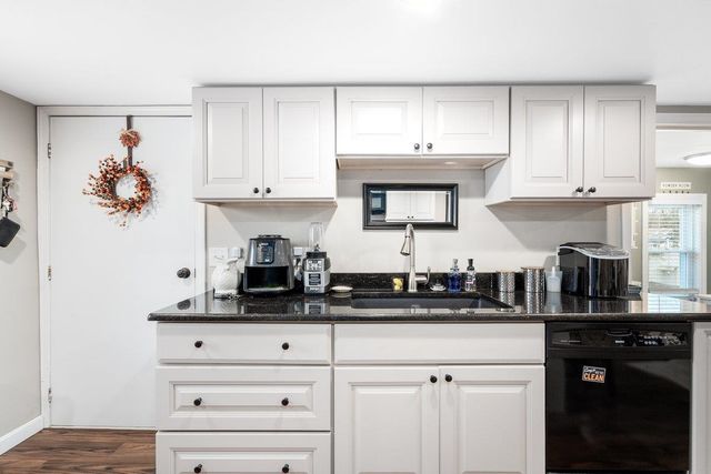 16 Larch Street, Goffstown, NH 03102