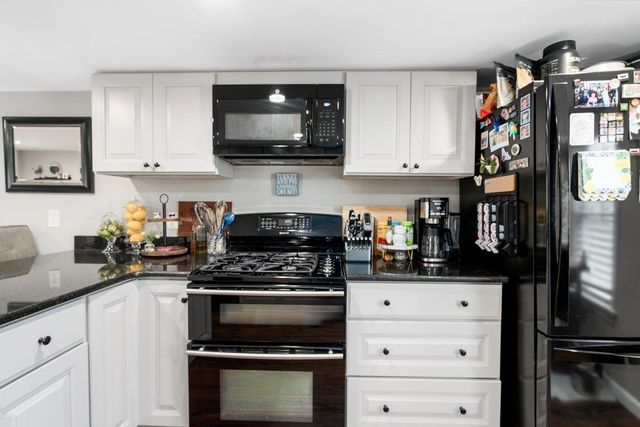 16 Larch Street, Goffstown, NH 03102