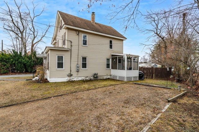 16 Larch Street, Goffstown, NH 03102