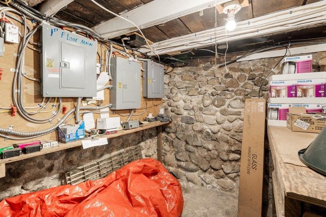 16 Larch Street, Goffstown, NH 03102