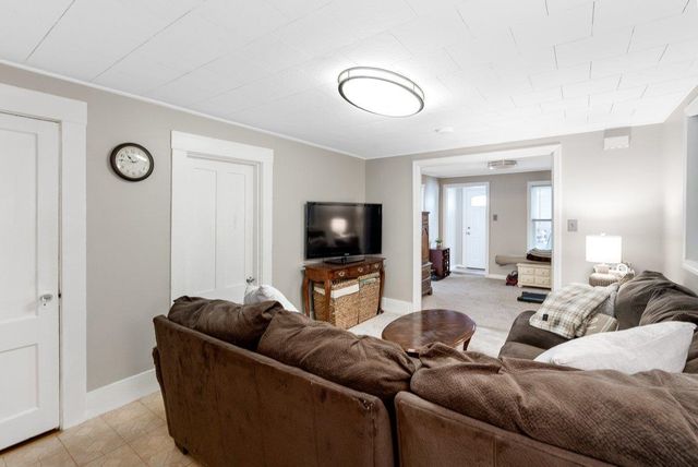 16 Larch Street, Goffstown, NH 03102