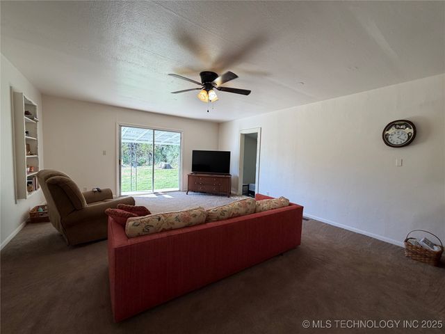 611 SW 9th, Wilburton, OK 74578
