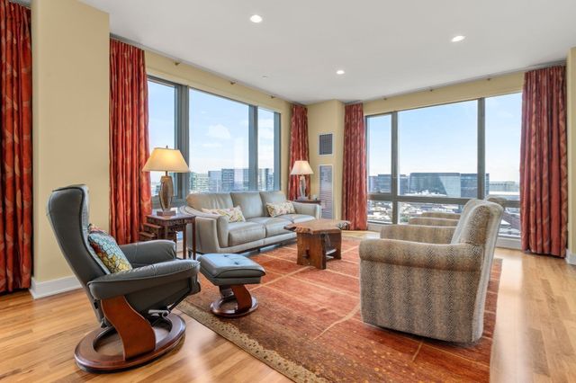 500 Atlantic Avenue 19N, Boston, MA 02210