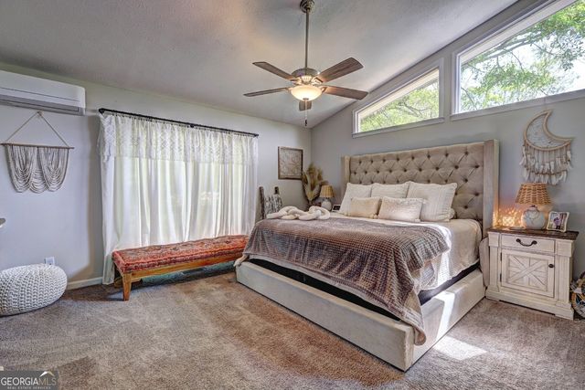 124 Laurel Drive, Barnesville, GA 30204