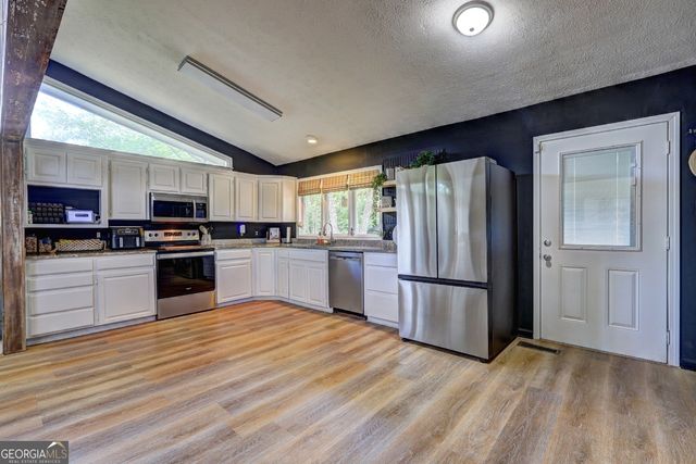 124 Laurel Drive, Barnesville, GA 30204