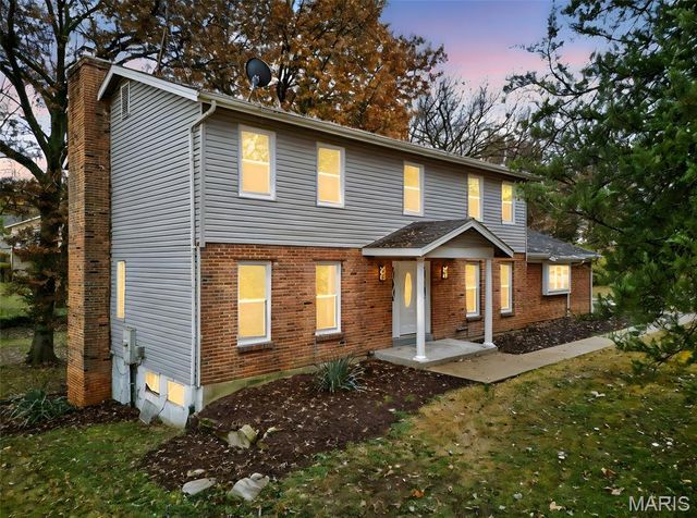 1408 Fischer Lane, St Charles, MO 63303