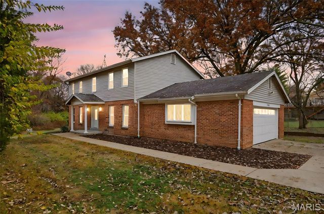 1408 Fischer Lane, St Charles, MO 63303