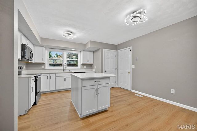 1408 Fischer Lane, St Charles, MO 63303