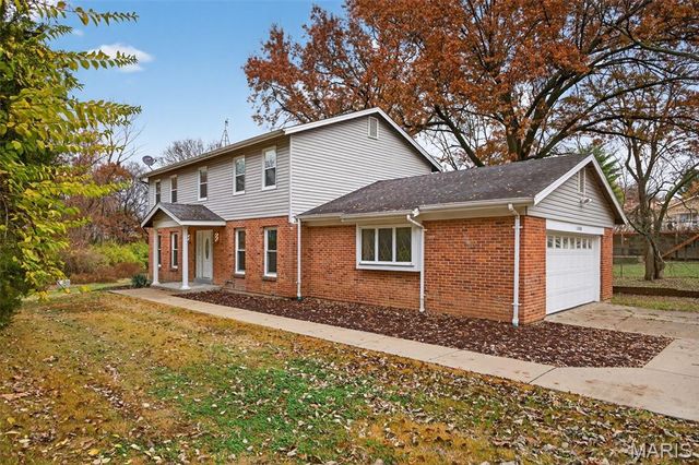 1408 Fischer Lane, St Charles, MO 63303