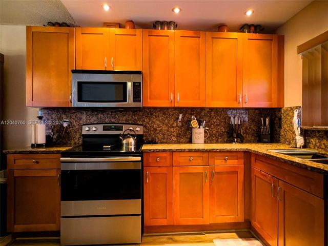 19251 NW 33rd Ave, Miami Gardens, FL 33056