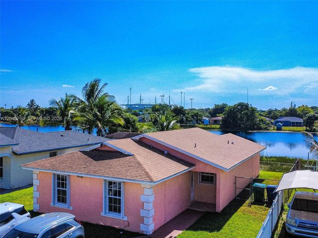 19251 NW 33rd Ave, Miami Gardens, FL 33056