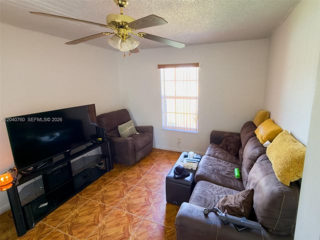 19251 NW 33rd Ave, Miami Gardens, FL 33056