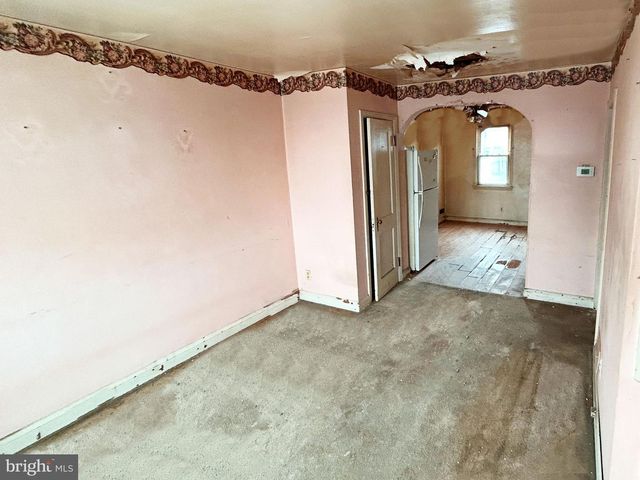 2006 GRINNALDS AVE, Baltimore, MD 21230