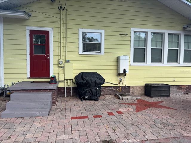 6408 N HIGHLAND AVENUE, Tampa, FL 33604