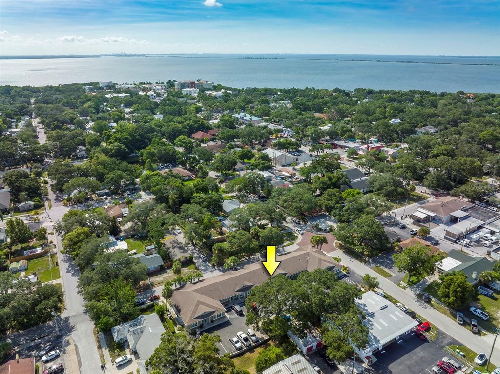 Image 6 of property listing at 801 2ND STREET N C, Safety Harbor, FL 34695