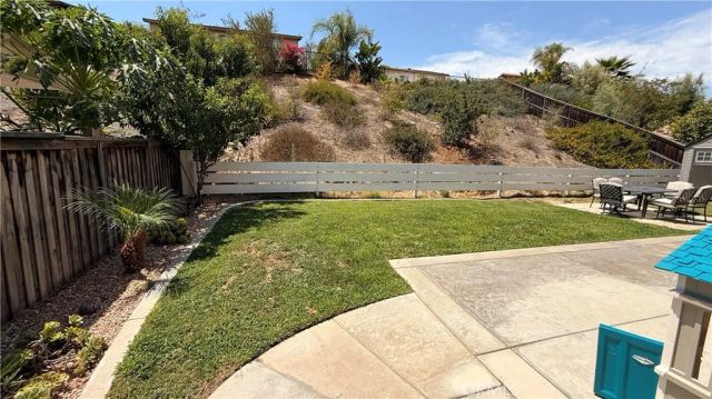 17289 Woodentree Lane, Riverside, CA 92503