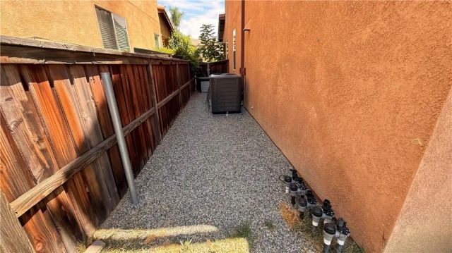 17289 Woodentree Lane, Riverside, CA 92503