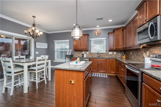 1005 BELLE MEADE, Northport, AL 35475