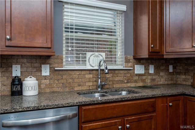 1005 BELLE MEADE, Northport, AL 35475