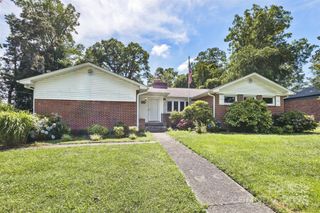 209 Balsam Road, Hendersonville, NC 28792