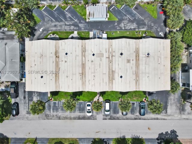 733 NW 30th Ct 6, Wilton Manors, FL 33311