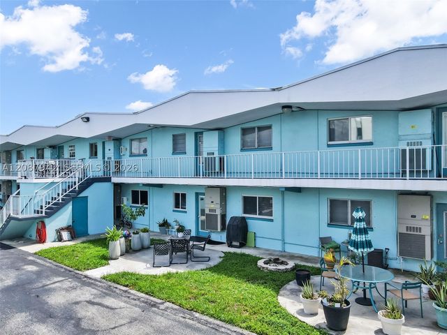 733 NW 30th Ct 6, Wilton Manors, FL 33311